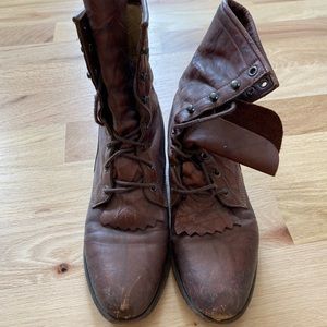 Justin’s lace up boots Women’s size 8